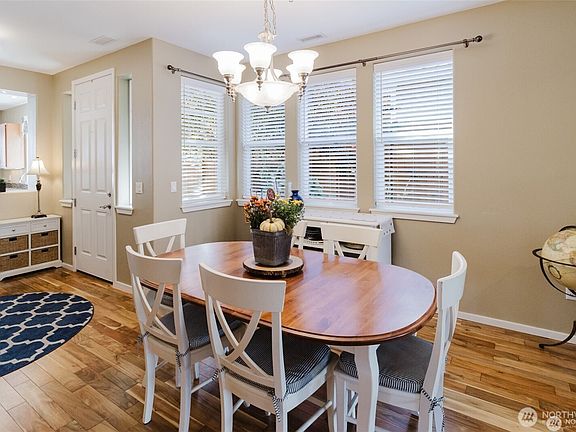 5th image of 4921 Spokane Court NE