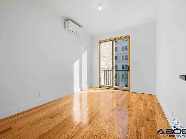 1012 Gates Ave #5C — Photo 4