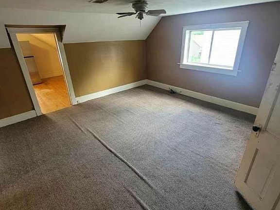 5th image of 213 N 4th Ave