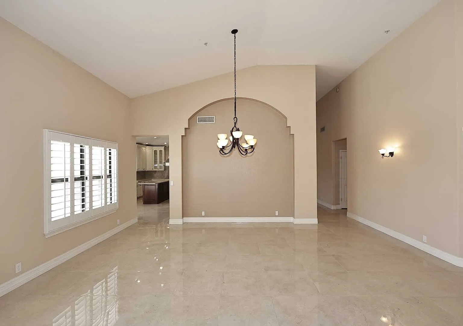 4 bed, 2.5 bath, 2837 sqft, $5,755 — Photo 3