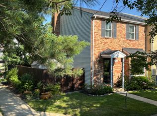 7625 Lee Landing Dr, Falls Church, VA 22043