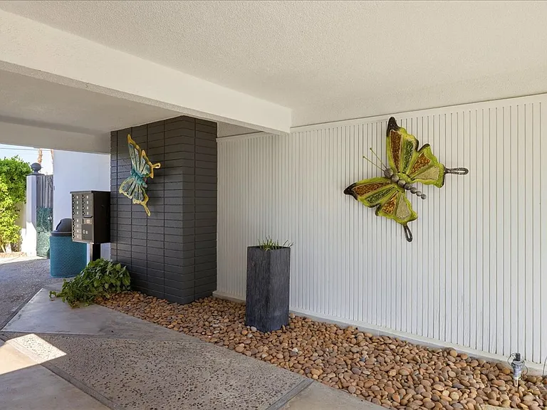 2080 S. Camino Real — Photo 18