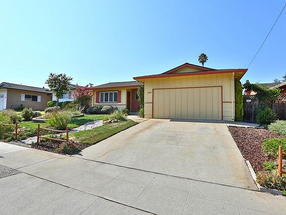 3rd image of 1557 Park Crest Ct
