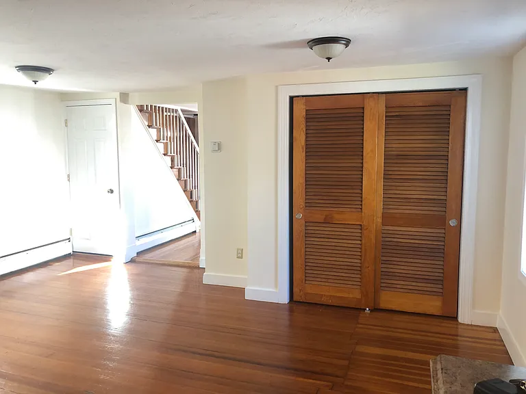 160 Lincoln St — Photo 4