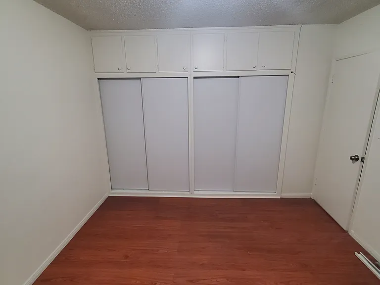 1325 E 7th St #10 — Photo 5