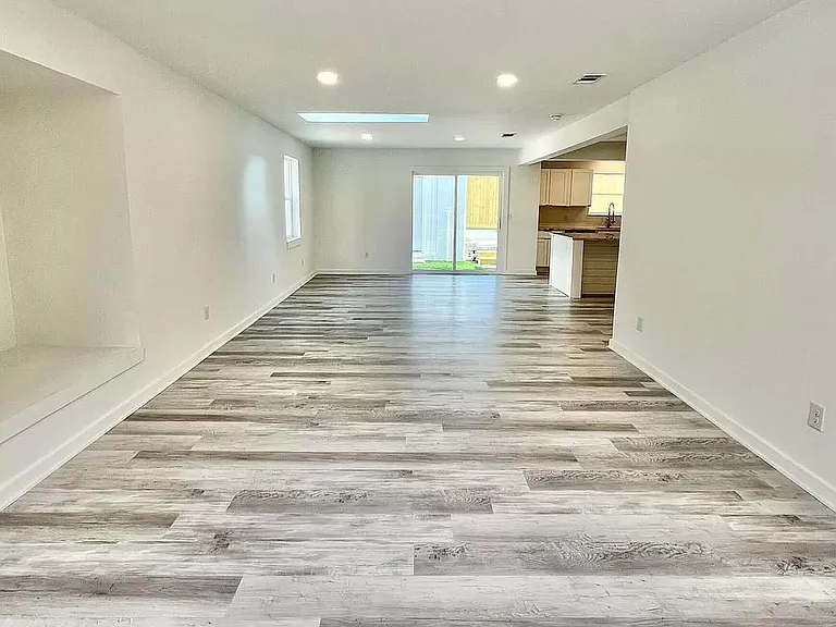 713 Cypress Dr — Photo 7
