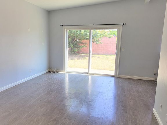 5th image of 13827 Cagliero St