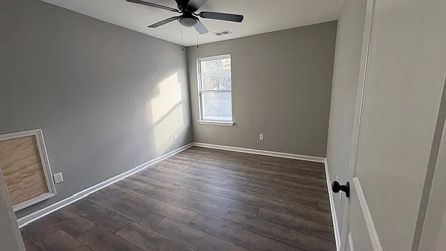 988 Seattle St — Photo 11