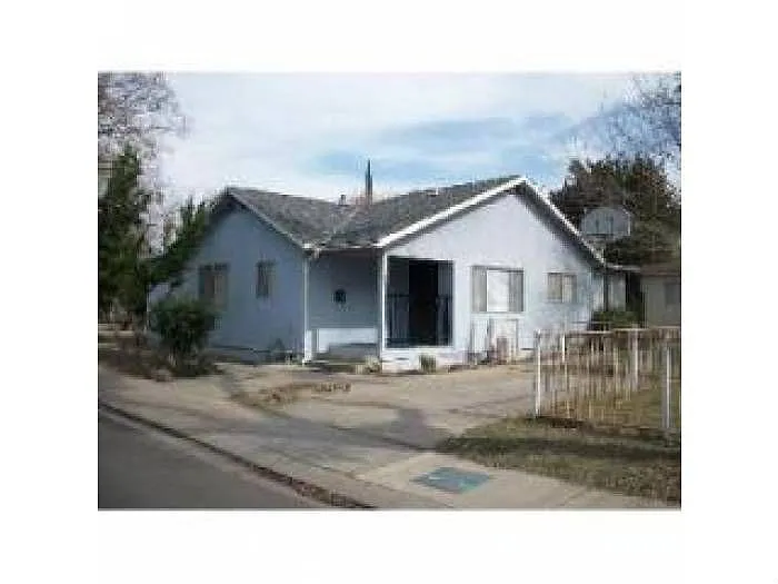 1537 W Roseburg Ave photo 1