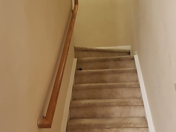 4th image of 2717 Meadow Knoll Dr Room B2