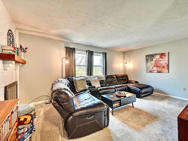 13 Airview Dr — Photo 9