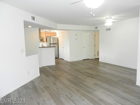 4th image of 4555 E Sahara Ave Unit 275