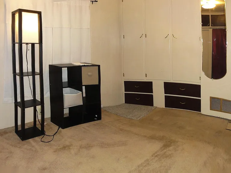 bedroom, plenty of storage