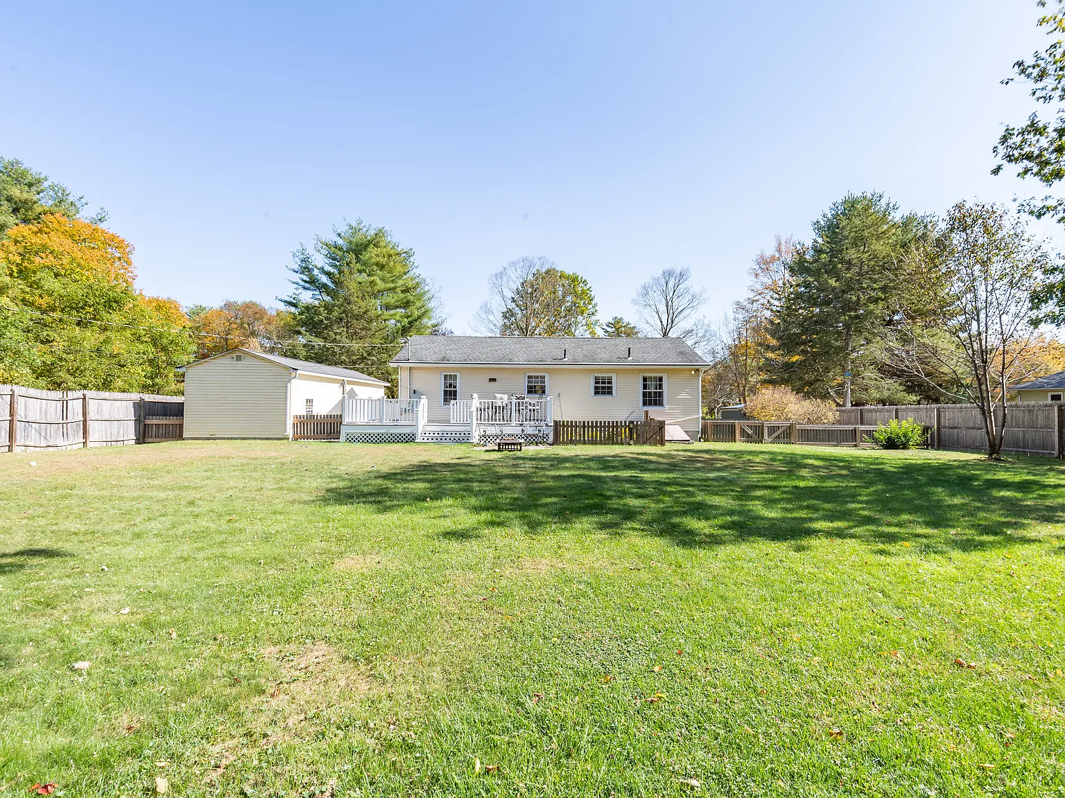 3 bed, 1360 sqft, $5,250 — Photo 4
