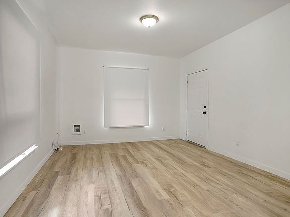 4th image of 450 SE 5th Ave APT 1