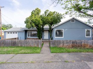 3035 Sacramento St, Redding, CA 96001
