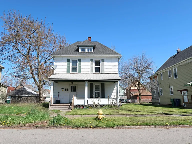 2430 Cudaback Ave #2 — Photo 2