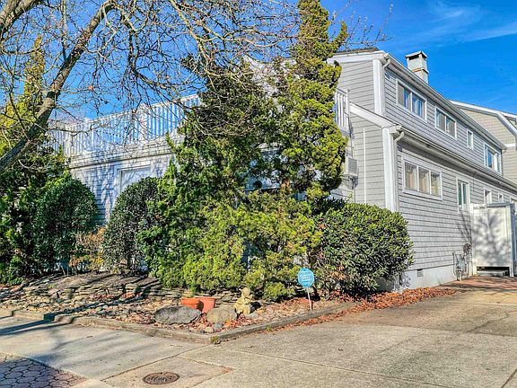 3rd image of 8702 Monmouth Ave