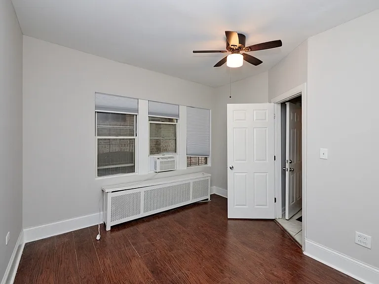 618 E 50th Pl #1 — Photo 14