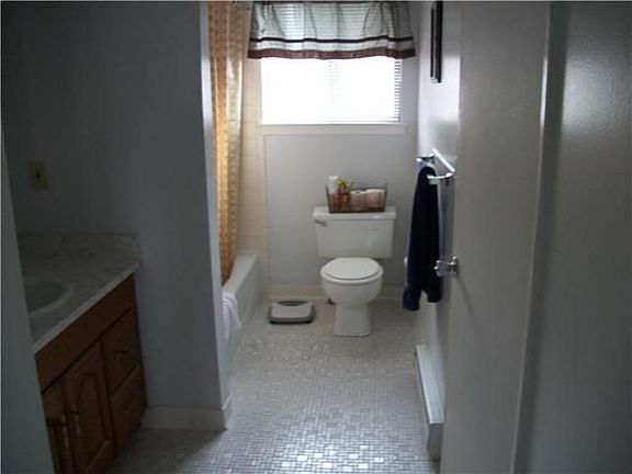 5th image of 12 Bucklebury Hl