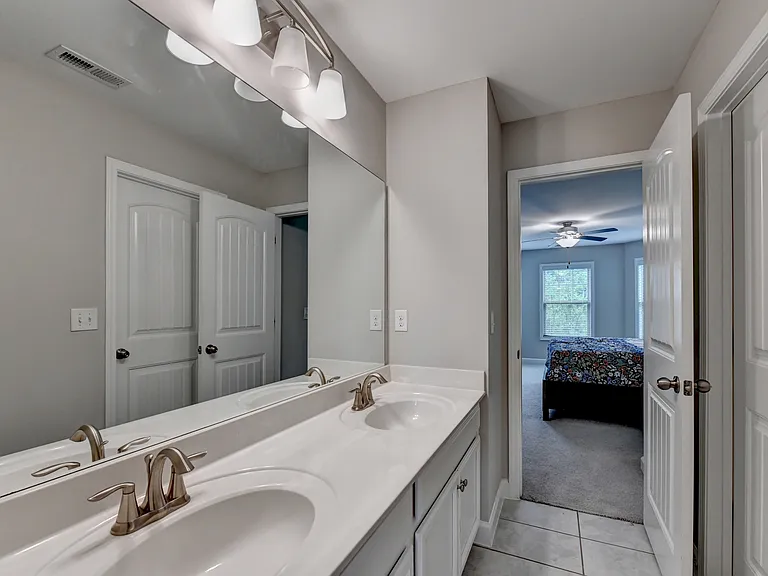 6035 Ashborough Park — Photo 5