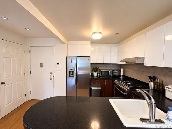 4th image of 136-46 41st Avenue #2F