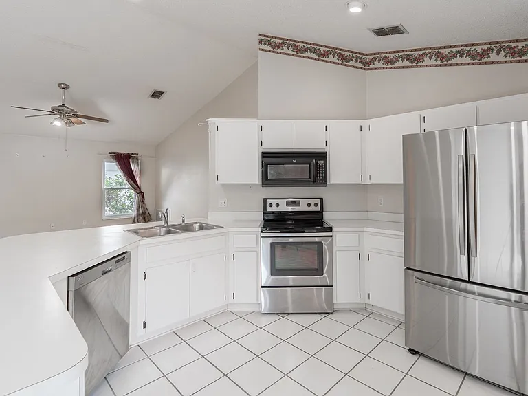 10435 Crestfield Dr — Photo 18