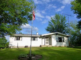 6334 State Road 81, Cassville, WI 53806