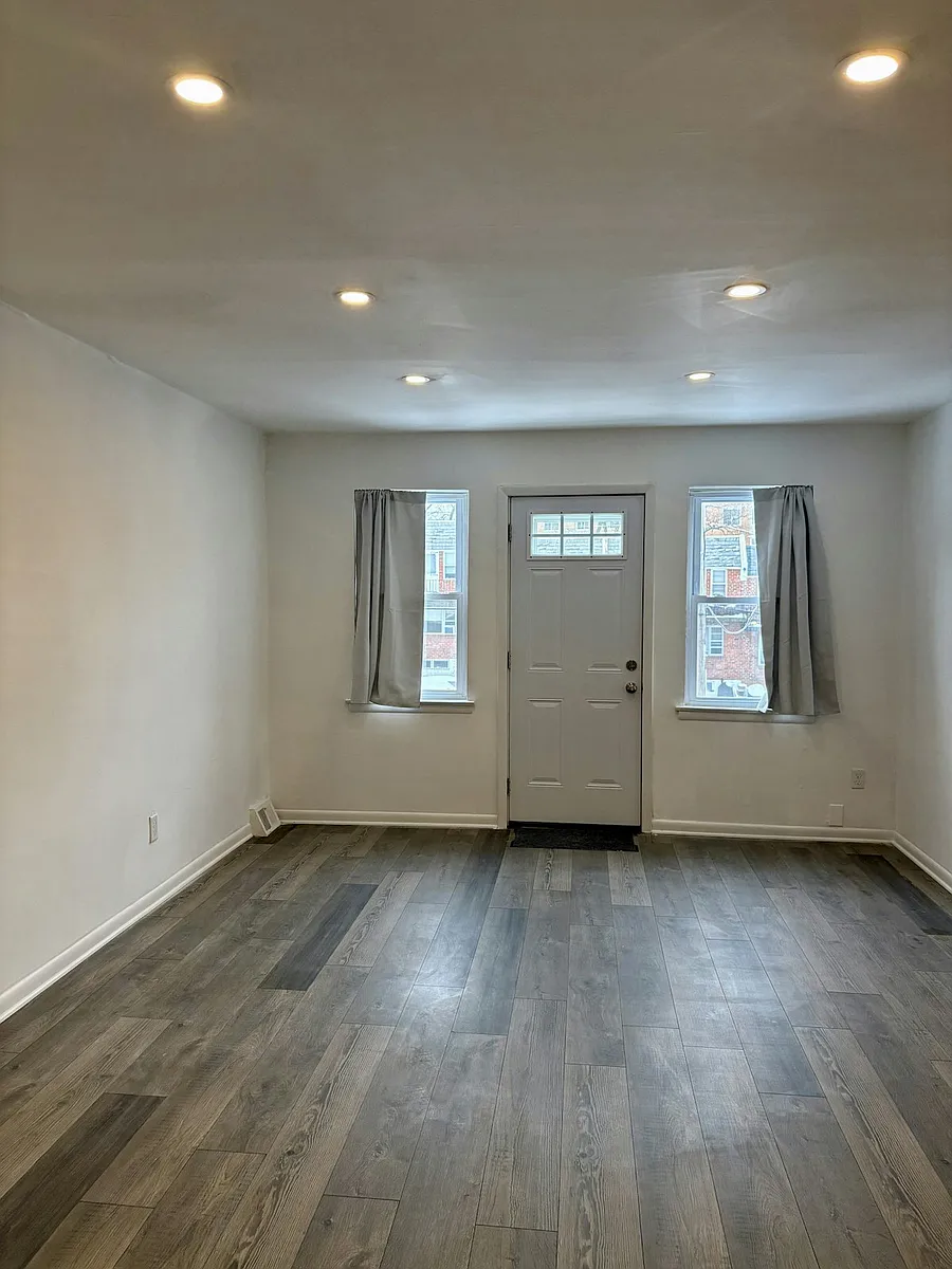 Building Photo - 2743 Cranston Rd #2