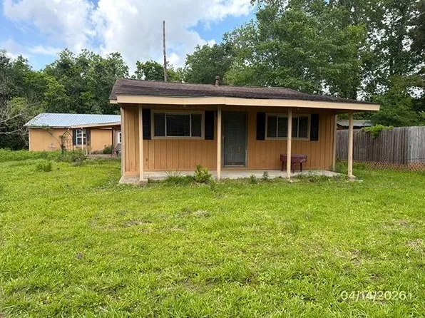 1301 Minglewood Rd, Liberty, TX 77575