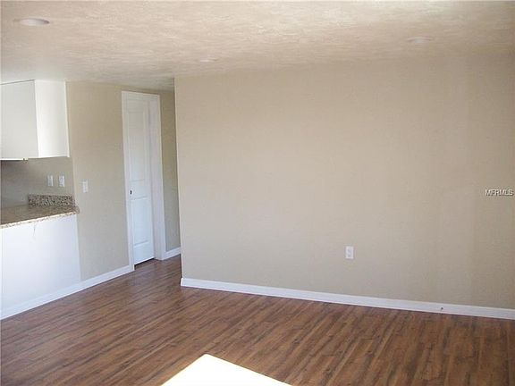 5th image of 12807 Vassar Ct