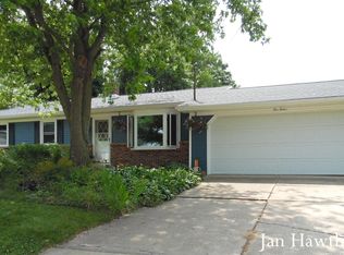 512 Arthur Ct, Middleville, MI 49333
