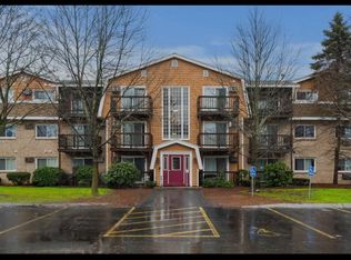 310 Brook Village Rd APT 11, Nashua, NH 03062