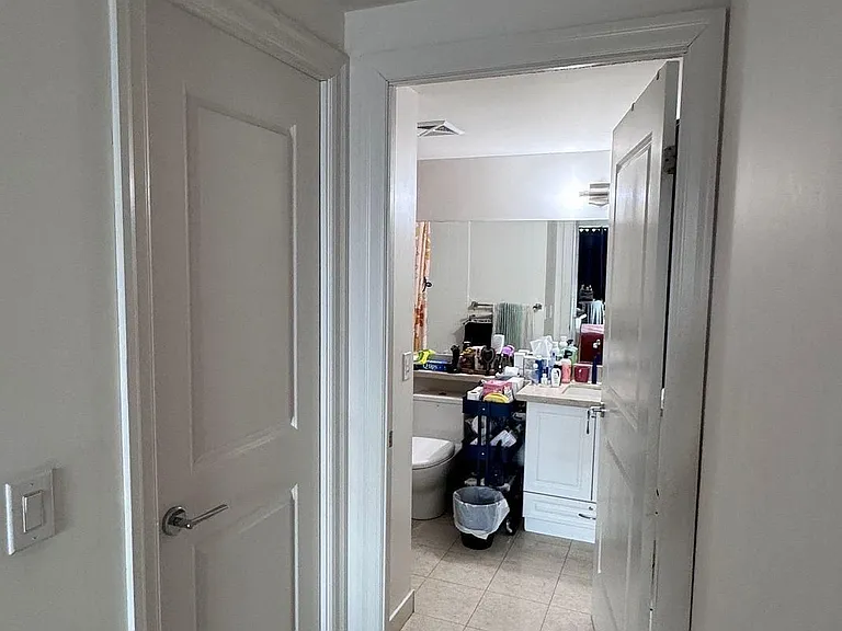 21 Upper Duke Cres #608 — Photo 6