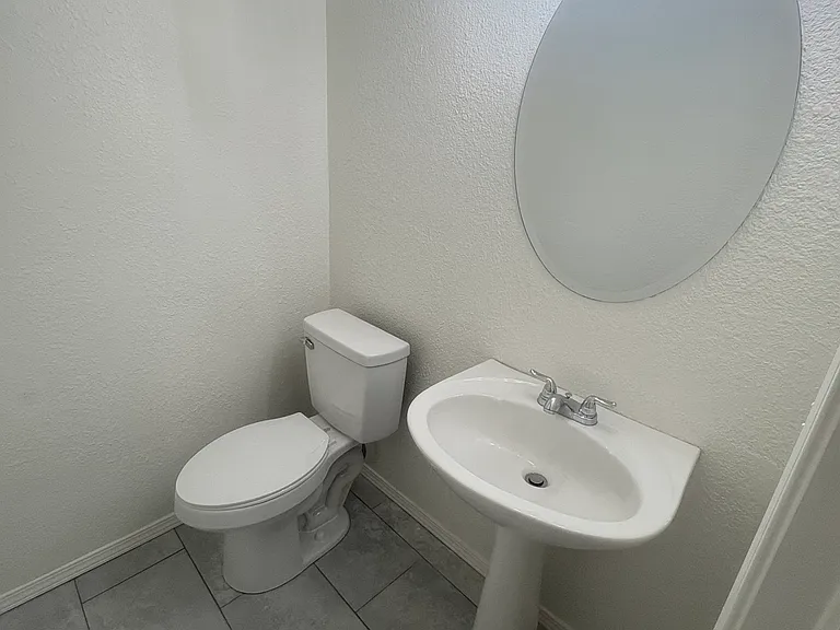 1321 W Pittsburg St — Photo 18