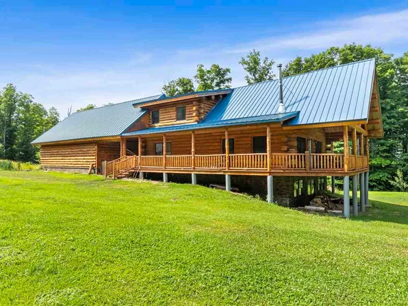 750 E Lakeview Rd, Levering, MI 49755