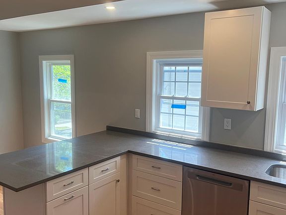 3rd image of 139-141 Elmwood Ave #2