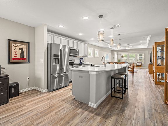 5th image of 804 Hidden Eddy Dr