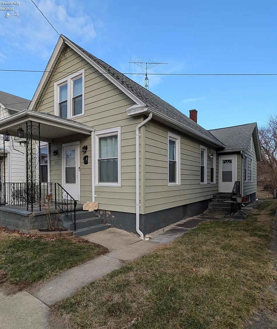 621 Reese St photo 1