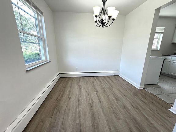 3rd image of 5917 Cary Ave #1