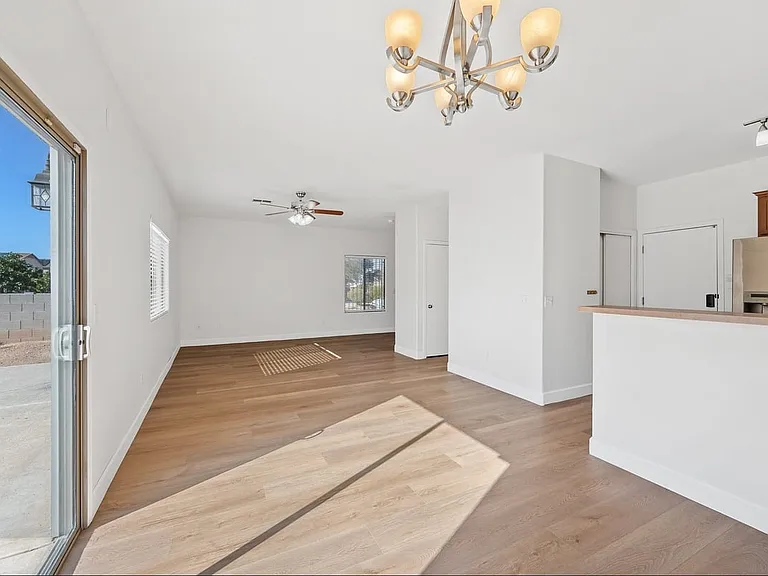 3776 E Felix Blvd — Photo 13