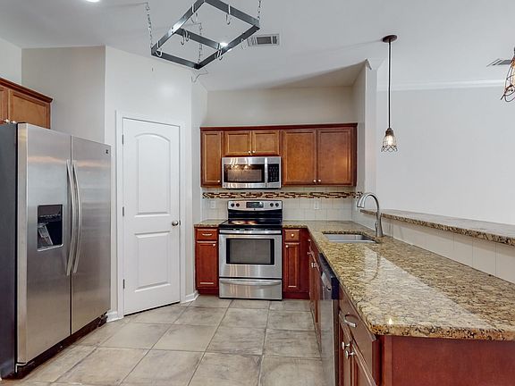 4th image of 440 Cantle Dr