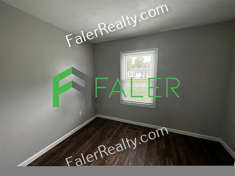 498 Ridgebury Dr — Photo 9