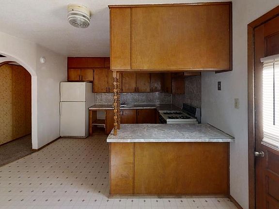3rd image of 1216 N Avenue J