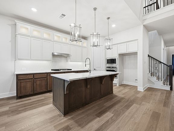 2nd image of 952 Alberta Spruce Rd