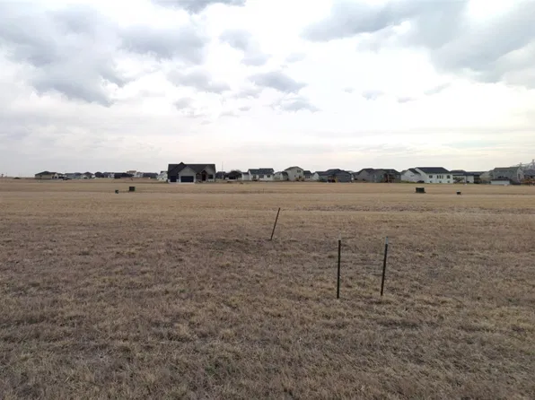 1201 Meadowland Ct NW, Bondurant, IA 50035