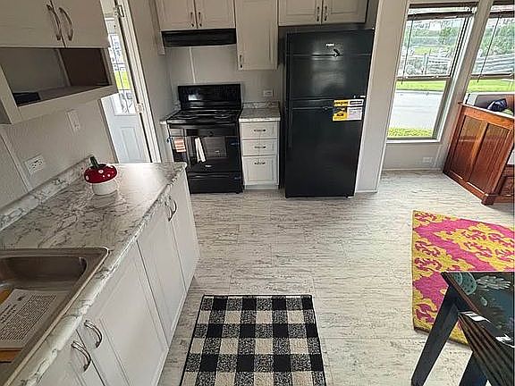 5th image of 2050 Country Club Rd #33