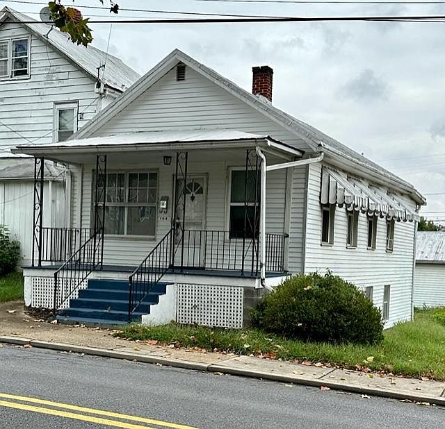 1st image of 104 Water St