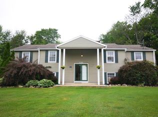 18048 Alden St, Chagrin Falls, OH 44023