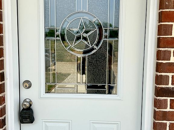 2nd image of 226 Marianne Cir